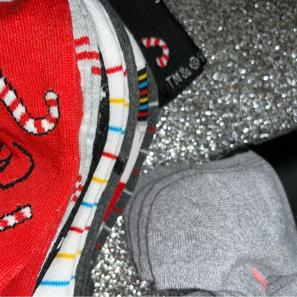 16 Pair of selection of Adidas / Friends socks bundle - Picture 4 of 13